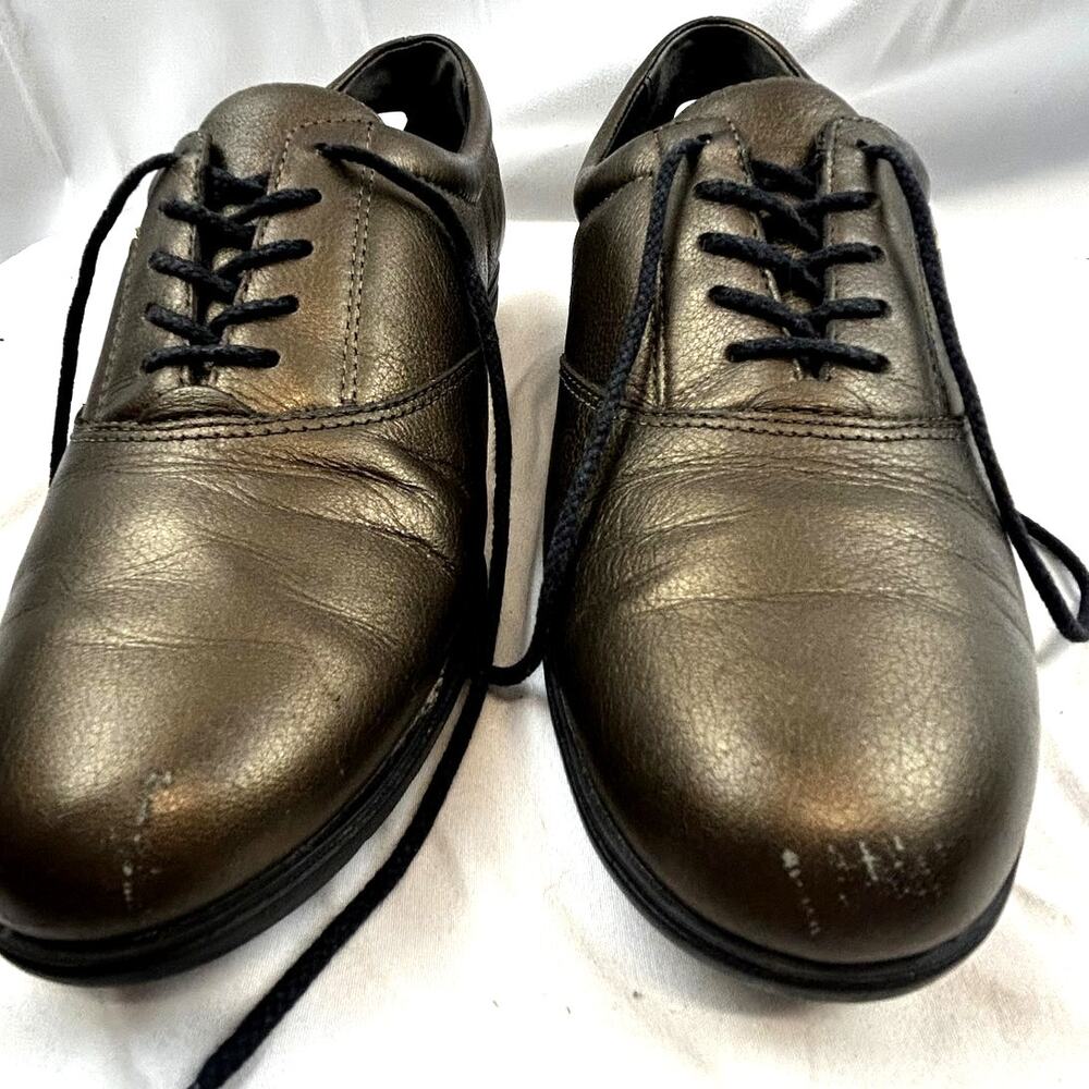 SKU 2054 Easy Spirit Size 8.5 Narrow Gold Bronze Leather Anti-Gravity Shoes